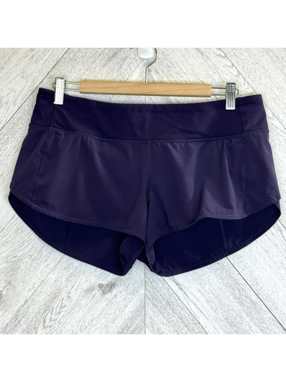 Lululemon Speed Up Shorts Aeon Purple Size 8 Low Rise 2.5" Inseam Stretch Swift